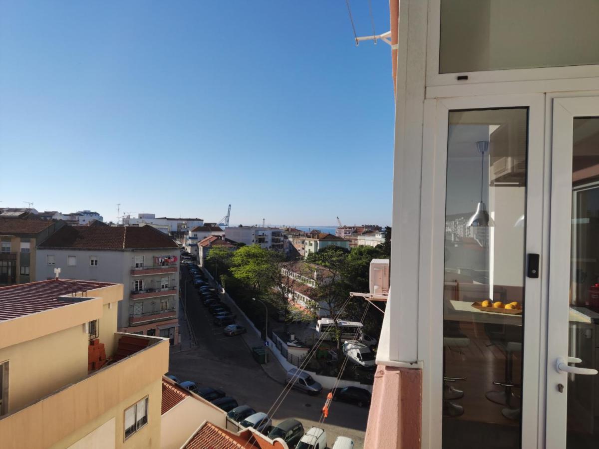 M&H Loft - Apartamento T2 Em Setúbal Exterior foto